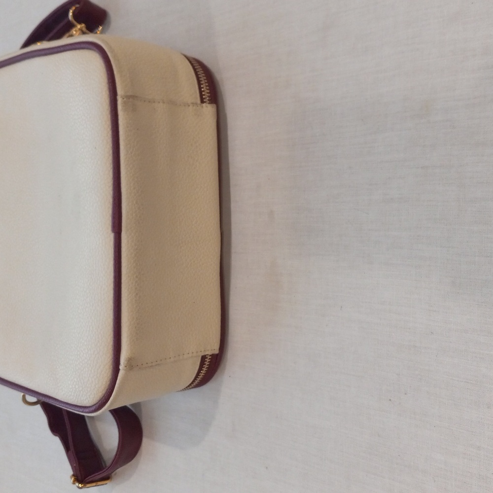 Travel Case - Picture 4 of 16